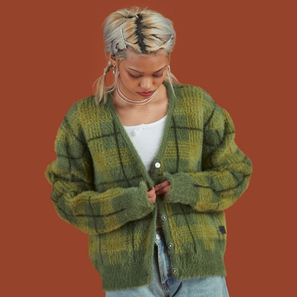 UNIF Green Plaid Cardigan - Picture 10 of 10